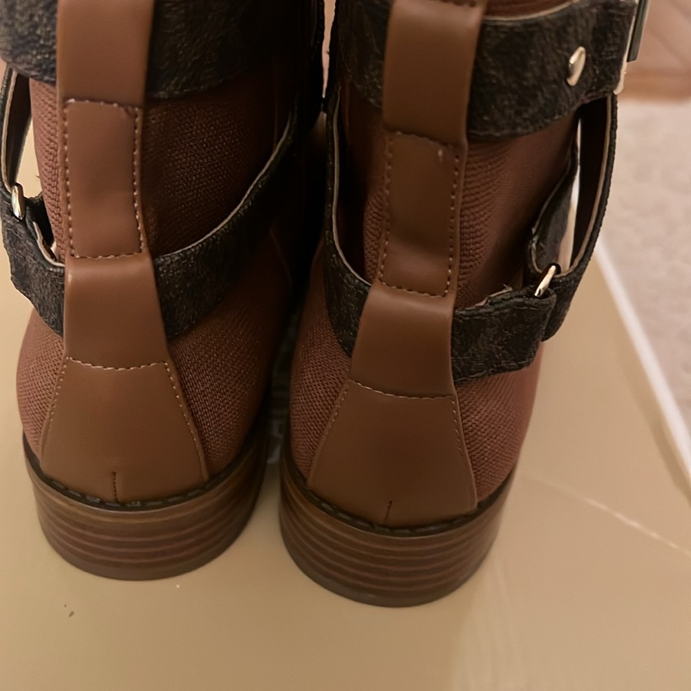 Michael Kors Women’s Rory Ankle Boot - Picture 6 of 11